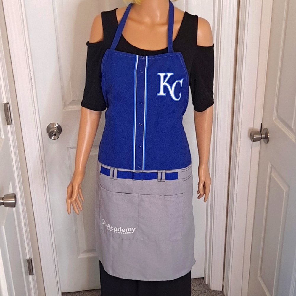 NEW Kansas City Royals Uniform BBQ Apron with 2 Front Pockets 1 Size Uni…
